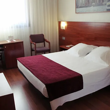 Hotel Tarragona 3*